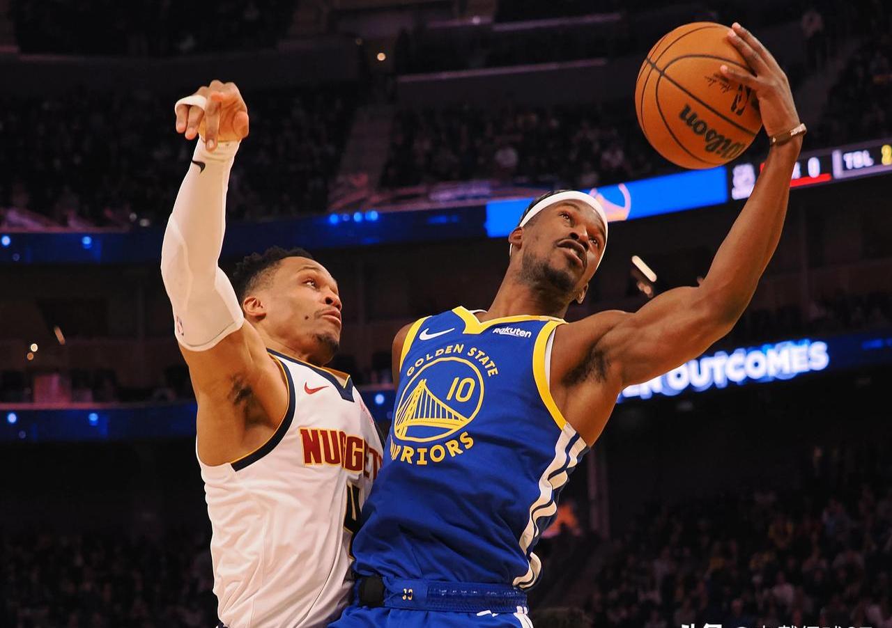 关于库里连续十五场比赛得分超过反败为胜，掘金不断突破！的信息