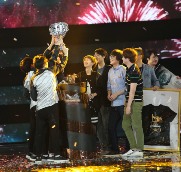 Ming迎来十二赛季出色发挥，RNG观众热烈欢呼！